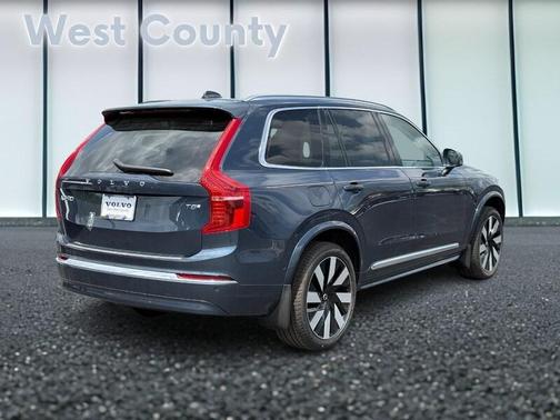 2025 Volvo XC90 Plug-In Hybrid T8 AWD Plus 6-Seater