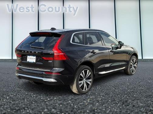 2023 Volvo XC60 B5 Plus Bright Theme