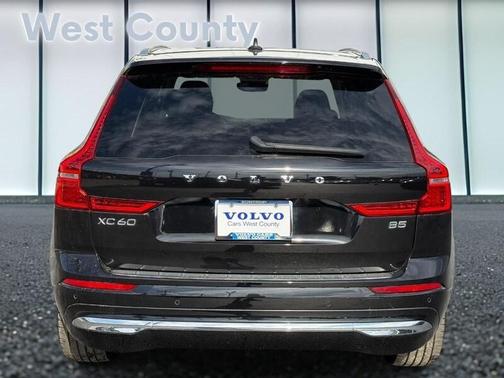 2023 Volvo XC60 B5 Plus Bright Theme