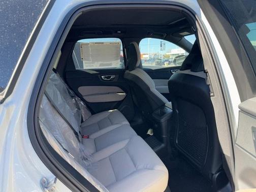 2026 Volvo XC60 Plug-In Hybrid T8 Plus