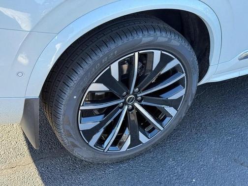 2026 Volvo XC90 B6 Ultra 6-Seater