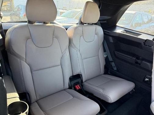 2026 Volvo XC90 B6 Ultra 6-Seater