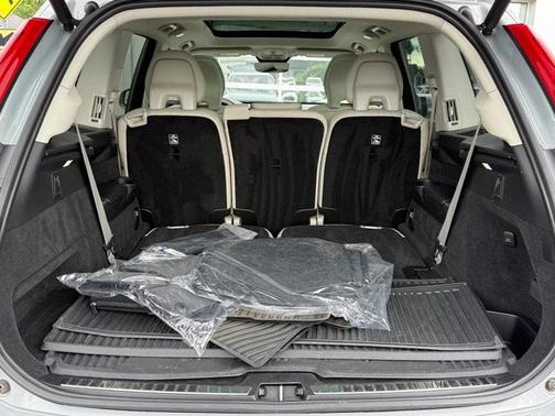 2024 Volvo XC90 B6 Plus Bright Theme 7-Seater