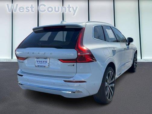 2023 Volvo XC60 B5 Ultimate Bright Theme