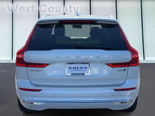 2023 Volvo XC60 B5 Ultimate Bright Theme