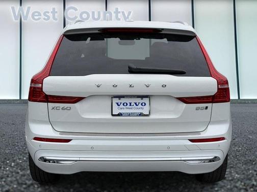 2023 Volvo XC60 B5 Plus Bright Theme