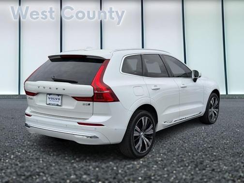 2023 Volvo XC60 B5 Plus Bright Theme