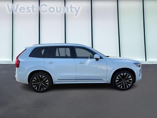 2025 Volvo XC90 B6 Plus 7-Seater