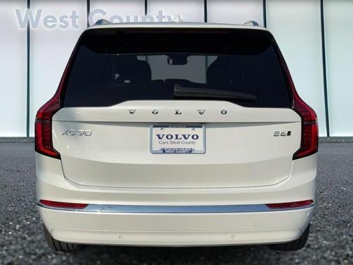 2025 Volvo XC90 B6 Plus 7-Seater