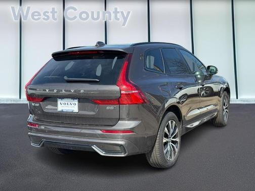 2025 Volvo XC60 B5 Plus