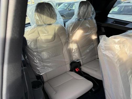 2026 Volvo XC90 Plug-In Hybrid T8 Plus 7-Seater