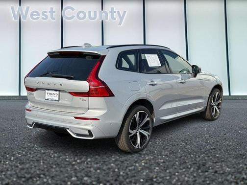 2025 Volvo XC60 Plug-In Hybrid T8 Ultra