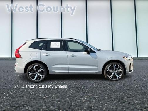 2025 Volvo XC60 Plug-In Hybrid T8 Ultra