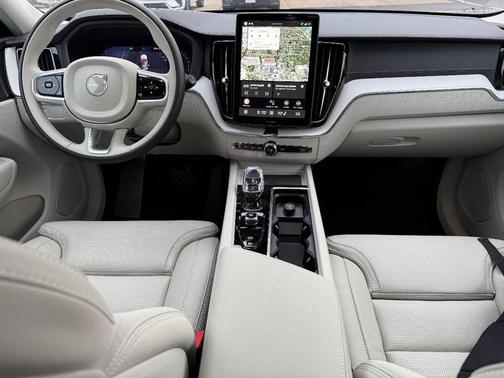 2026 Volvo XC60 B5 Ultra