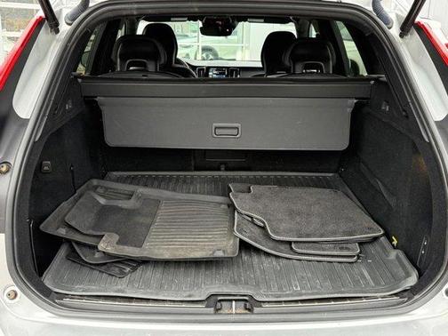 2019 Volvo XC60 T5 R-Design