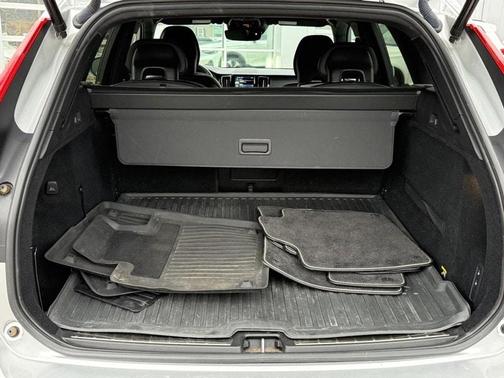 2019 Volvo XC60 T5 R-Design