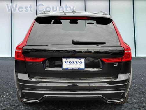 2024 Volvo XC60 Recharge Plug-In Hybrid T8 Ultimate Black Edition