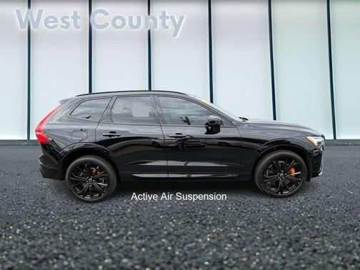 2024 Volvo XC60 Recharge Plug-In Hybrid T8 Ultimate Black Edition