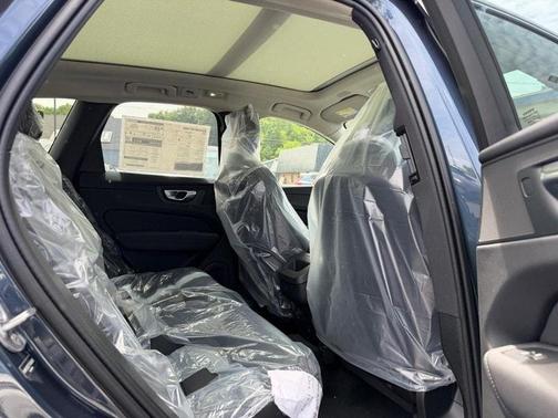 Denim Blue Metallic 2026 Volvo XC60 B5 Plus