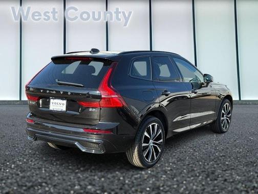 2025 Volvo XC60 B5 Plus