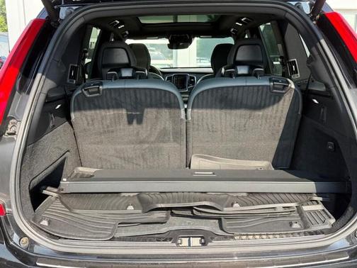 2022 Volvo XC90 T6 Inscription 7 Passenger