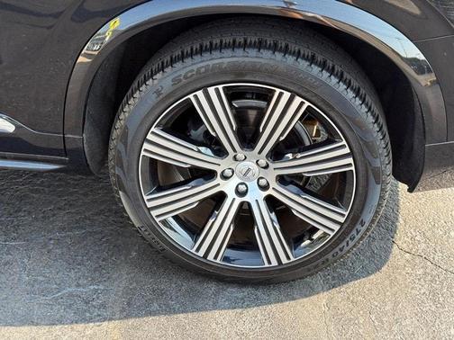 2022 Volvo XC90 T6 Inscription 7 Passenger