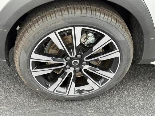 2025 Volvo V60 Cross Country B5 Ultra