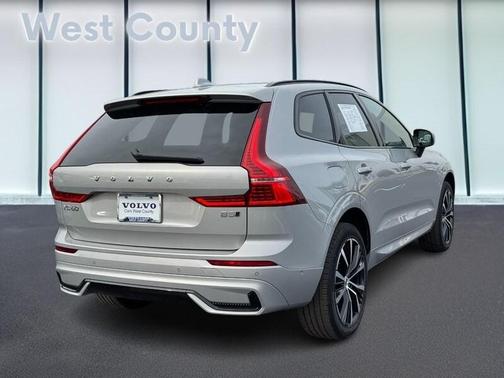 2025 Volvo XC60 B5 Plus