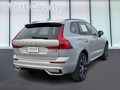 2025 Volvo XC60 B5 Plus