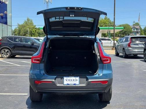 Fjord Blue Metallic 2025 Volvo XC40 B5 Plus Dark Theme