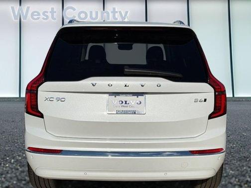 2025 Volvo XC90 B6 Plus 7-Seater