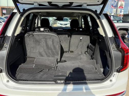 2025 Volvo XC90 B6 Plus 7-Seater
