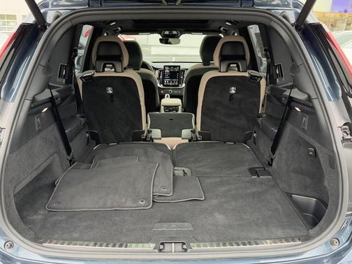 2025 Volvo XC90 B6 Plus 7-Seater