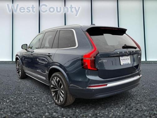2025 Volvo XC90 B6 Plus 7-Seater