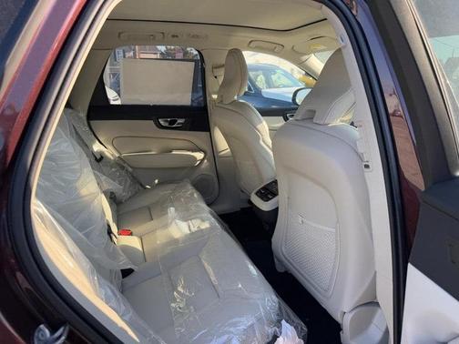 2026 Volvo XC60 B5 Ultra