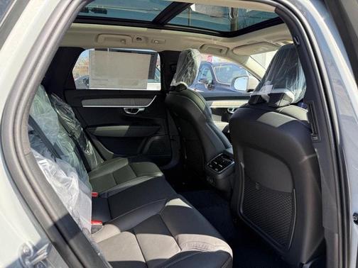 2025 Volvo V90 Cross Country B6 Ultra