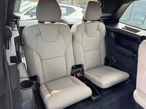 Red Metallic 2026 Volvo XC90 Plug-In Hybrid T8 Ultra 6-Seater