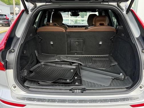 2022 Volvo XC60 B5 Inscription
