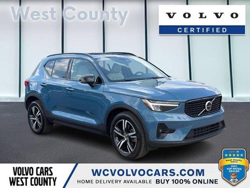 Fjord Blue 2023 Volvo XC40 B5 Plus Dark Theme