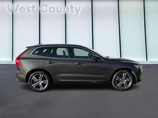 2020 Volvo XC60 T5 Momentum