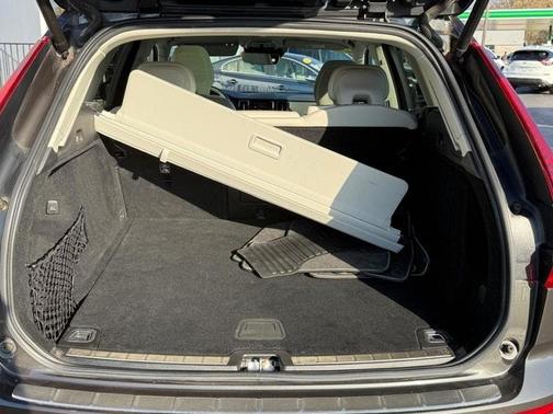 2020 Volvo XC60 T5 Momentum