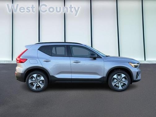 2026 Volvo XC40 B5 Plus