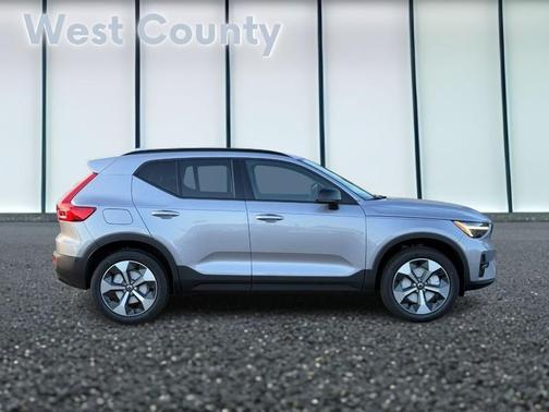 2026 Volvo XC40 B5 Plus