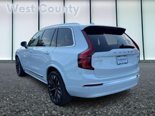 2025 Volvo XC90 B6 Plus 7-Seater