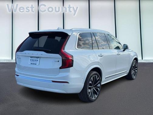 2025 Volvo XC90 B6 Plus 7-Seater