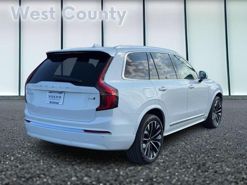 2025 Volvo XC90 B6 Plus 7-Seater