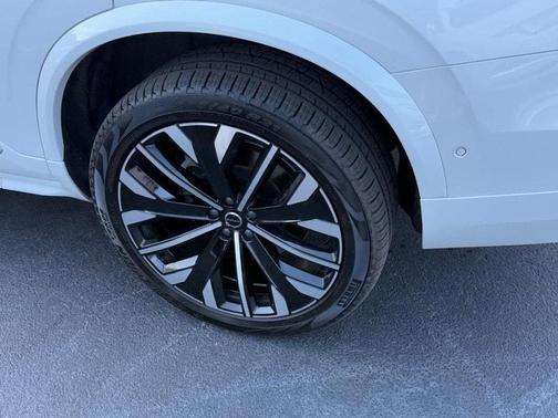 2025 Volvo XC90 B6 Plus 7-Seater
