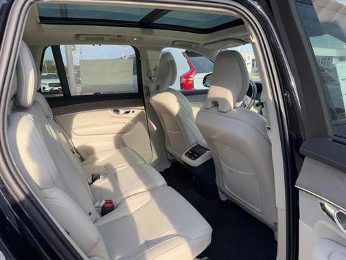 2026 Volvo XC90 B6 AWD Ultra Dark Theme 7-Seater