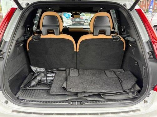 2024 Volvo XC90 Recharge Plug-In Hybrid T8 Ultimate Bright Theme 7-Seater