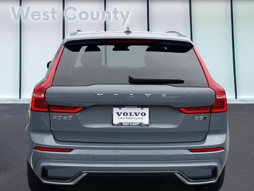 Gray Metallic 2024 Volvo XC60 B5 Core Dark Theme